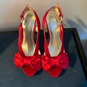 GORGEOUS Red Bow Heels | Vintage, Funky, Costume Vibes